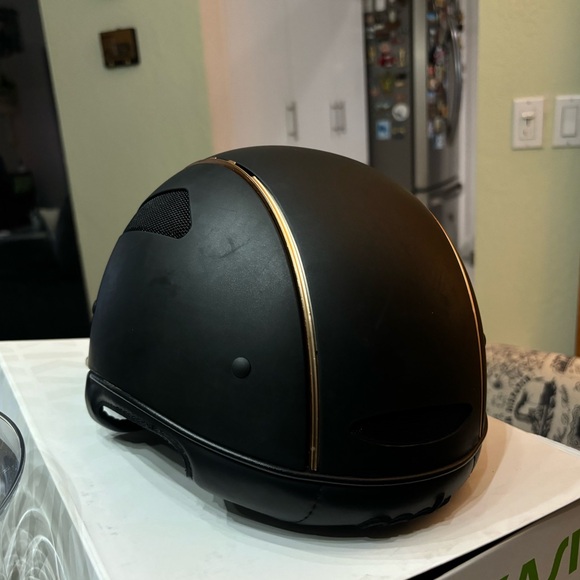 Equestrian Helmet - Picture 4 of 11